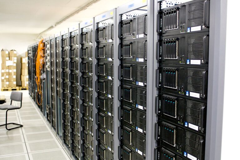 Network infrastructure for temporary network installation and setup